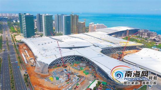 近日，俯瞰正在建设的海南国际会展中心二期项目。海南日报记者 李天平 摄