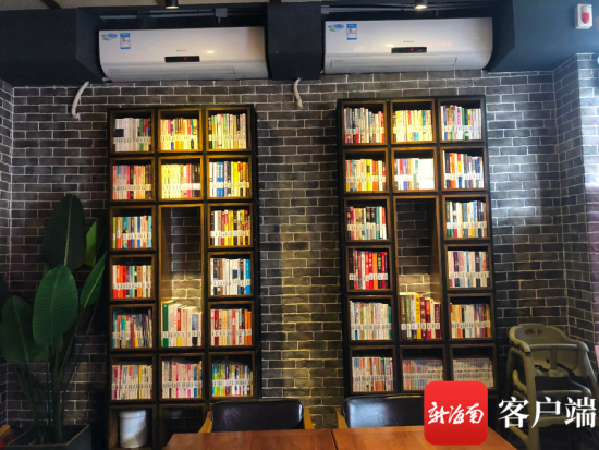 “书香海岛”全民阅读点电影公社印象海上花站内部环境。