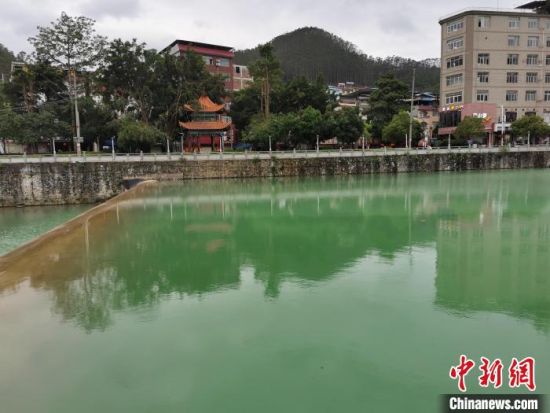 图为5月11日下午，正在变清的乐里河。　广西壮族自治区生态环境厅供图