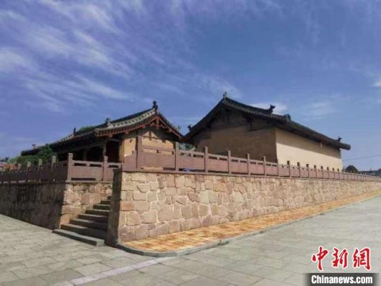 武乡县大云寺现存主要建筑有观音殿、大雄宝殿，及东西配殿、角殿。　高瑞峰 摄