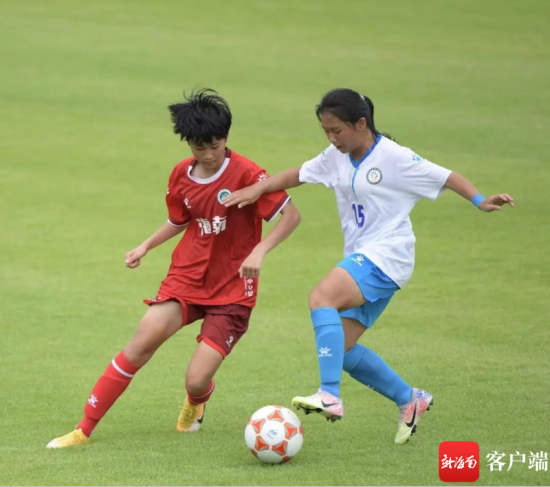 　海南琼中女足对阵深圳宝安女足。
