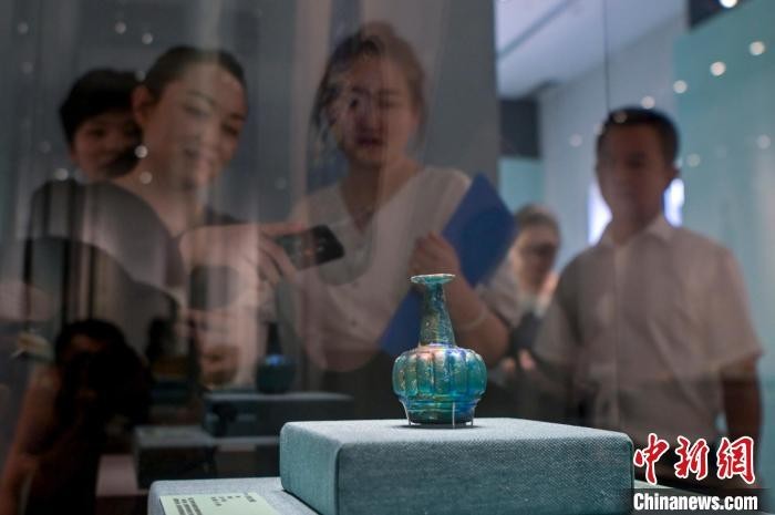 325件世界古玻璃器在琼亮相，历史跨度长达2800年，系省博首次引进国外展览 - 第1张