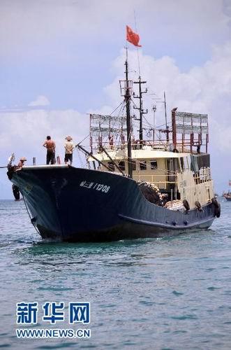 三亚:南海伏季休渔结束数百渔船出海捕鱼
