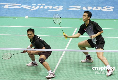 羽毛球男子双打 印尼组合夺金中国获第二