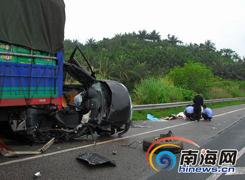 b 海南东线高速车祸致3人亡女死者是政协委员