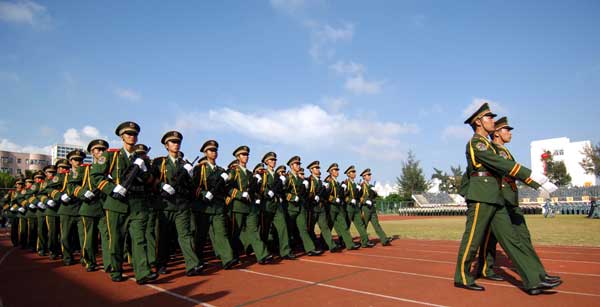 海南省2010年大学生军训总结大会29日举行