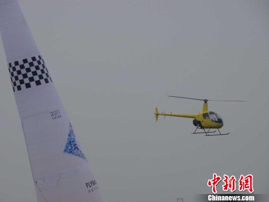 2011环海南飞行拉力赛开赛 20架滑翔机竞逐蓝