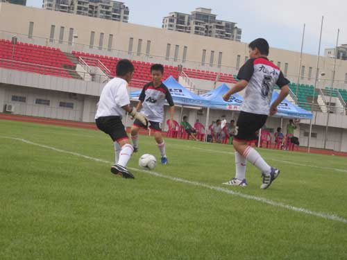 2012年海南省校园足球活动月夏令营开营(组图