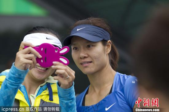 2012年12月27日,深圳,李娜为WTA深圳网球公
