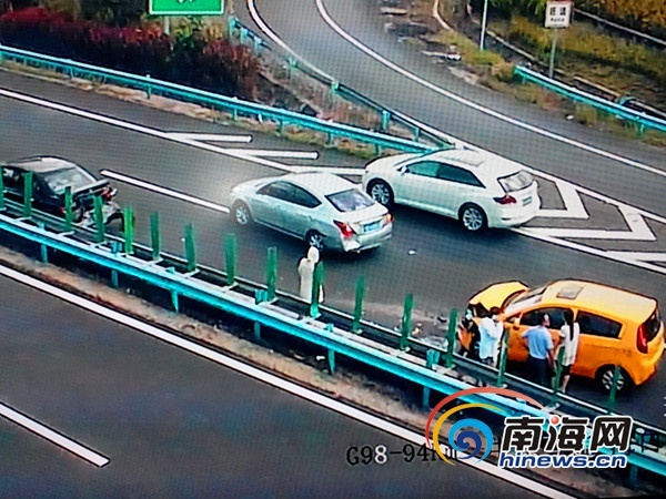国庆长假海南高速发生多起追尾事故 出现交通