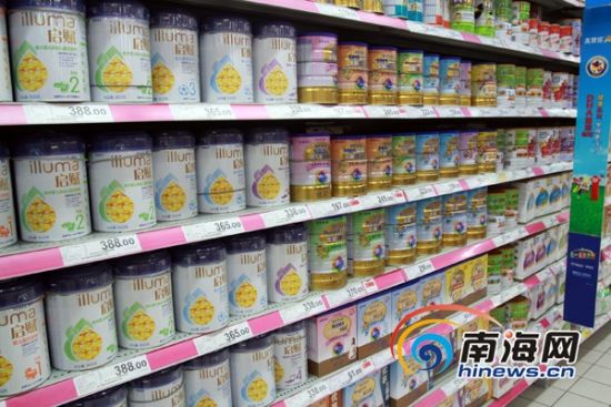 海口市场仅惠氏奶粉降价 市民更关注奶粉质量