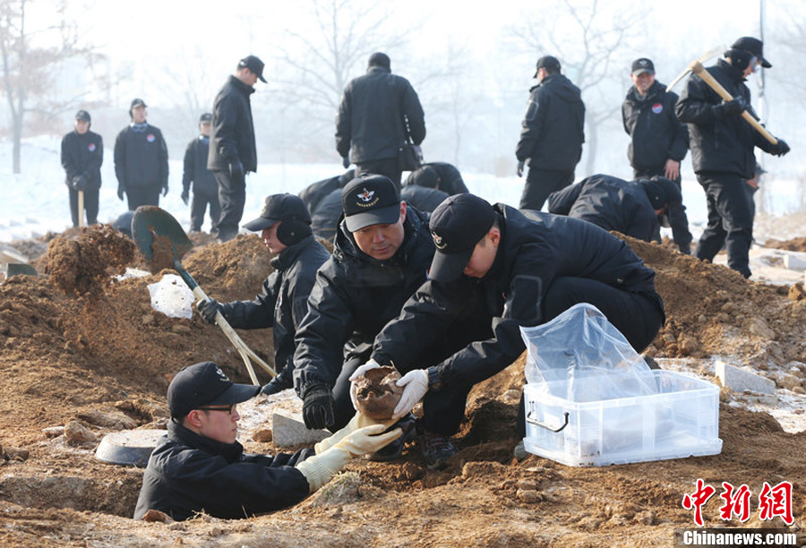 韩国对中国军人遗骸进行发掘