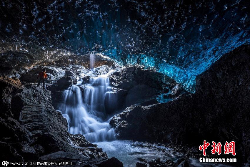 欧洲最大冰川山洞复杂如迷宫(3)