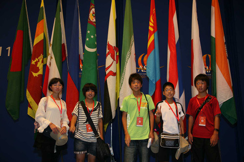 日本地震灾区学生在博鳌亚洲论坛合影