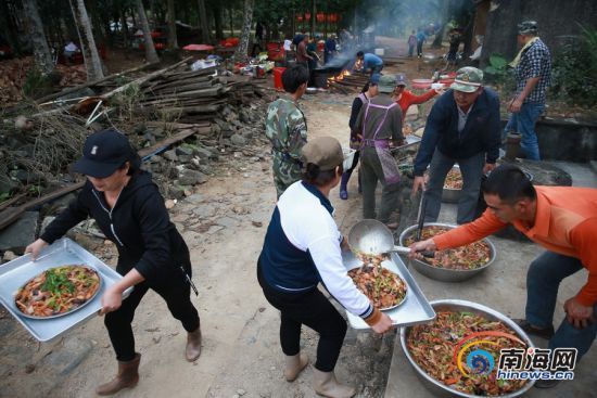 海南乡村7个大厨掌控60桌菜肴
